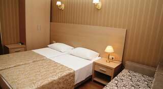 Гостиница У Заполярья отель Сочи Стандартный двухместный номер с 1 кроватью или 2 отдельными кроватями и балконом-4
